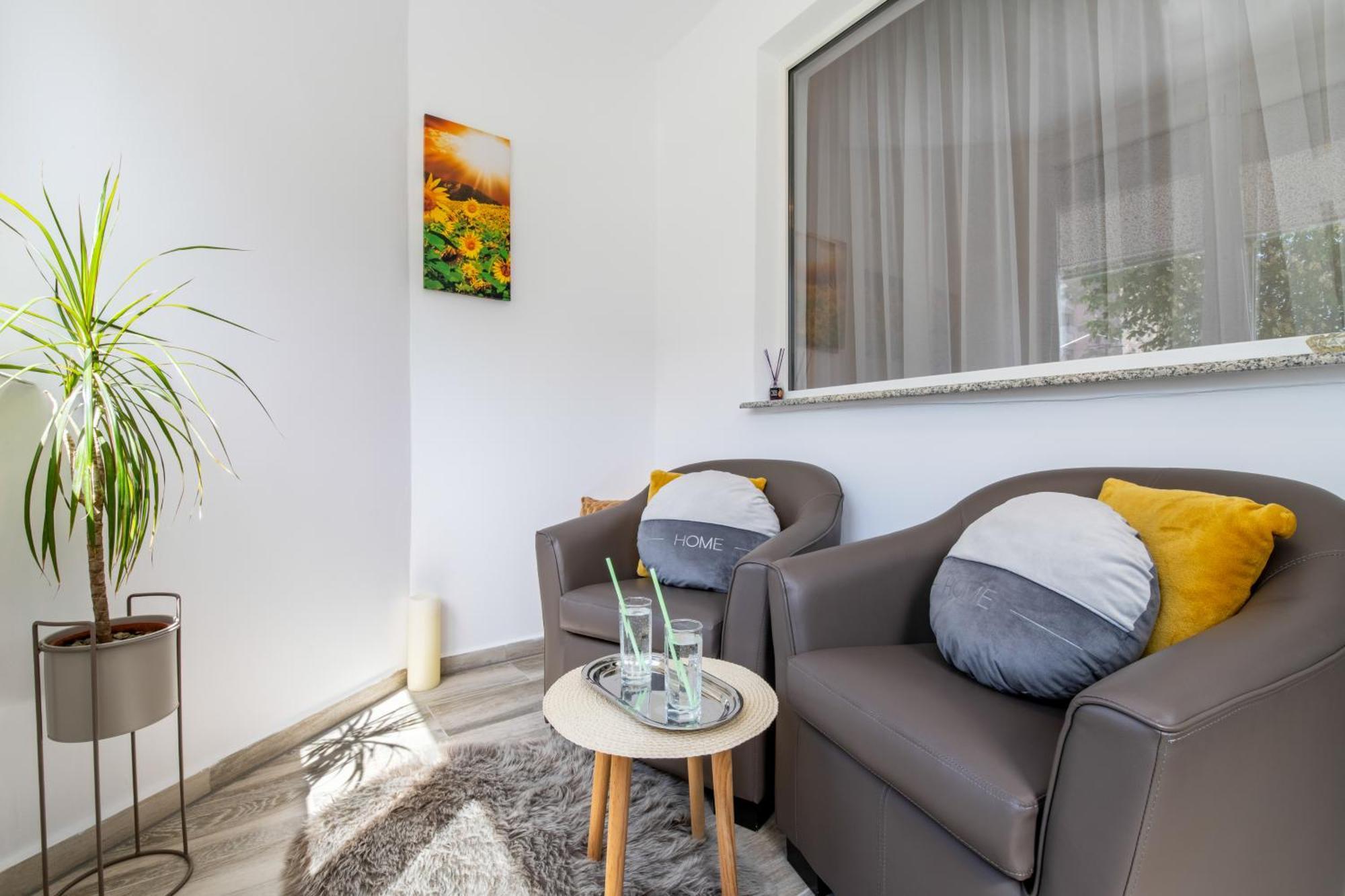 Springhome - Cozy Apartment With Balcony & Parking Brasov Ngoại thất bức ảnh