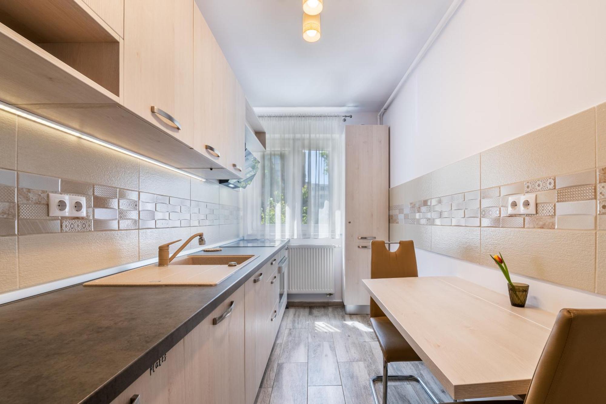 Springhome - Cozy Apartment With Balcony & Parking Brasov Ngoại thất bức ảnh