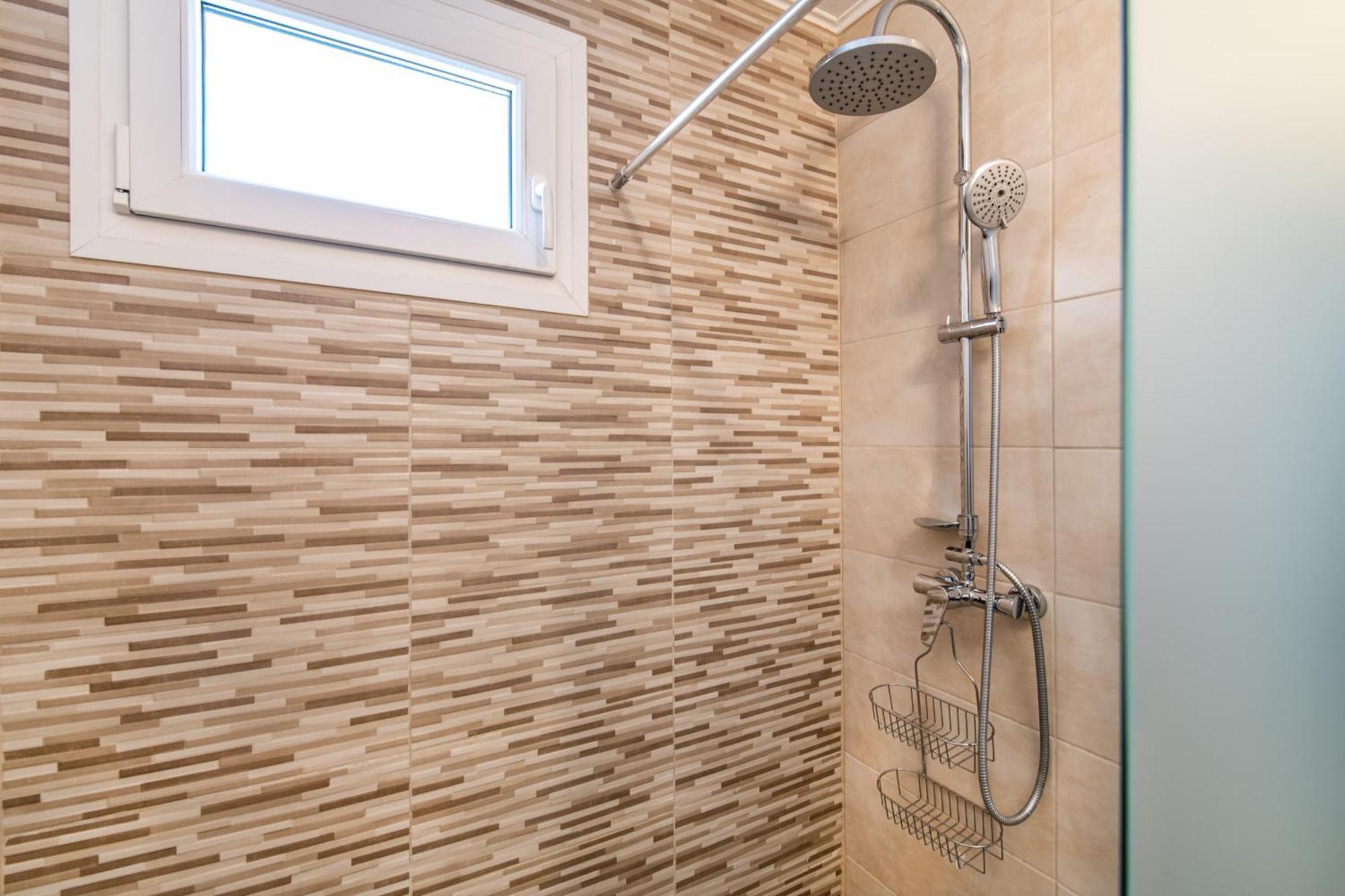 Springhome - Cozy Apartment With Balcony & Parking Brasov Ngoại thất bức ảnh