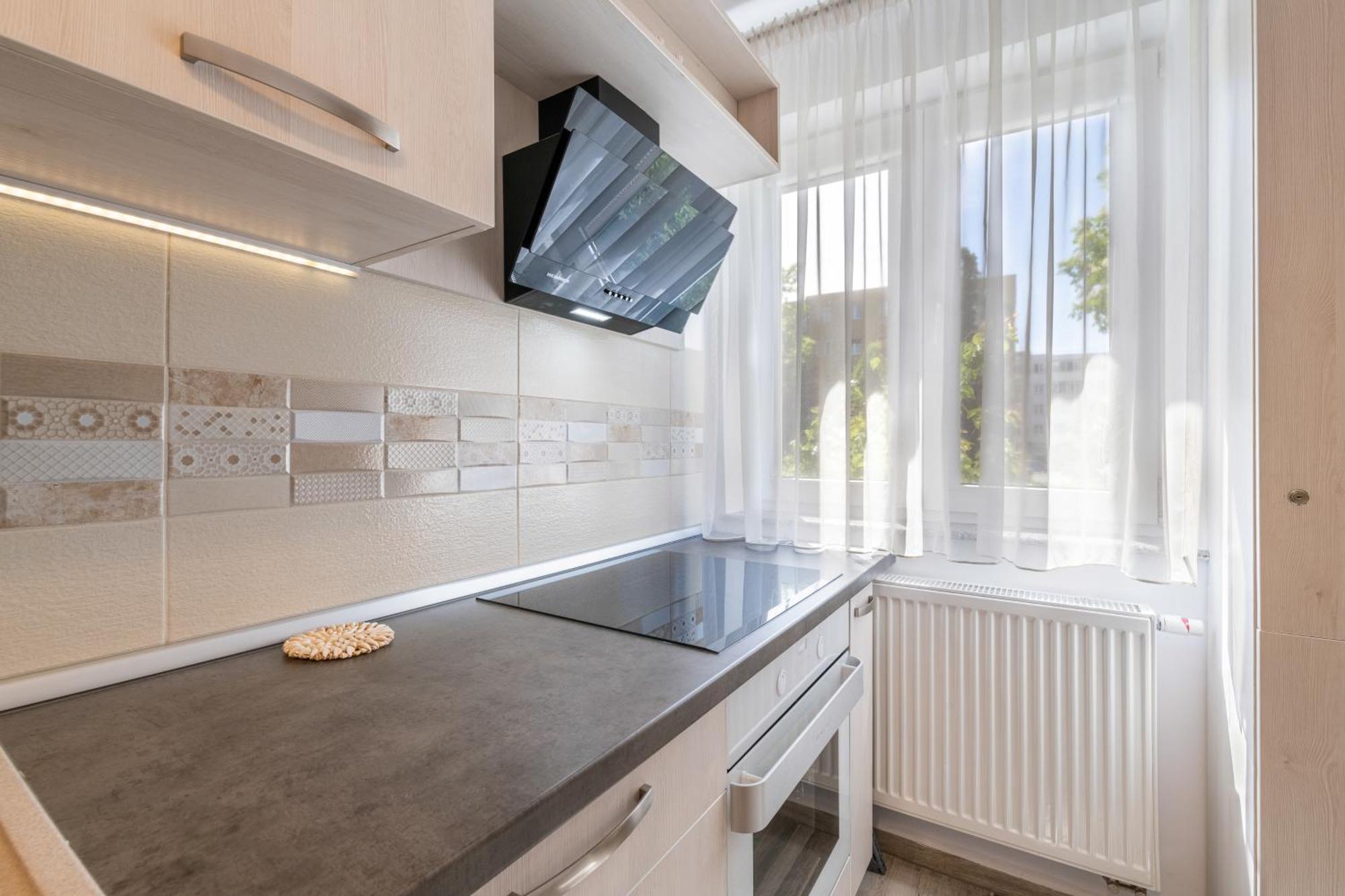 Springhome - Cozy Apartment With Balcony & Parking Brasov Ngoại thất bức ảnh